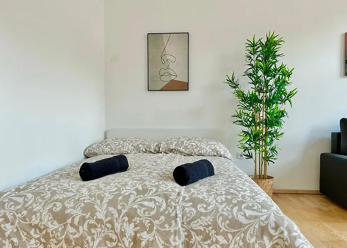 Stylish With Parking Near Center Apartment Vienna