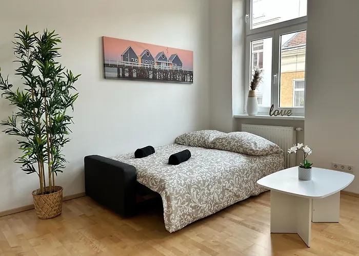 Stylish With Parking Near Center Apartment